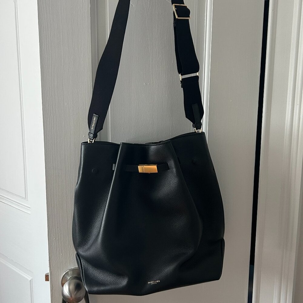 DeMellier New York Large Bucket Bag in Black leather